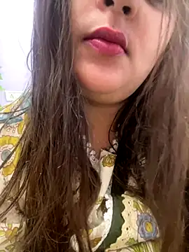 Snapshot of leylafleece chatting on 09-13-25, 01:11 leylafleece online show from 09-13-25, 01:11