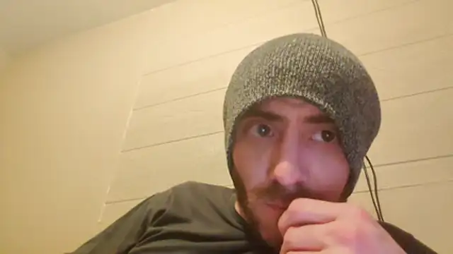 Snapshot of Huntzg23 chatting on 02-15-26, 07:05 Huntzg23 online show from 02-15-26, 07:05