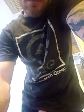 Snapshot of Huntzg23 chatting on 03-04-26, 02:50 Huntzg23 online show from 03-04-26, 02:50