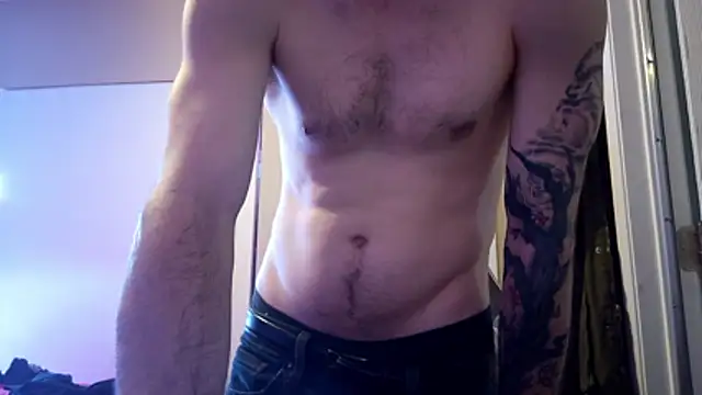 Snapshot of Huntzg23 chatting on 03-11-26, 07:42 Huntzg23 online show from 03-11-26, 07:42