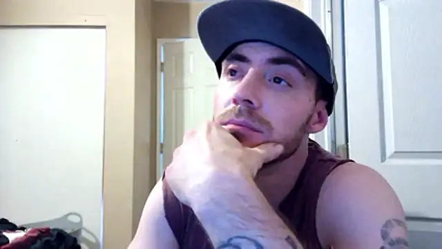 Snapshot of Huntzg23 chatting on 03-18-26, 12:03 Huntzg23 online show from 03-18-26, 12:03