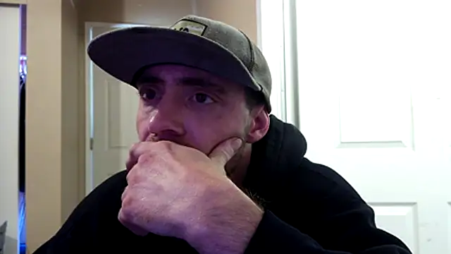 Snapshot of Huntzg23 chatting on 03-20-26, 04:23 Huntzg23 online show from 03-20-26, 04:23