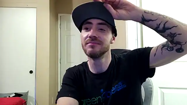 Snapshot of Huntzg23 chatting on 03-21-26, 04:28 Huntzg23 online show from 03-21-26, 04:28