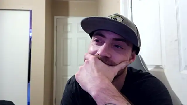 Snapshot of Huntzg23 chatting on 03-24-26, 05:34 Huntzg23 online show from 03-24-26, 05:34