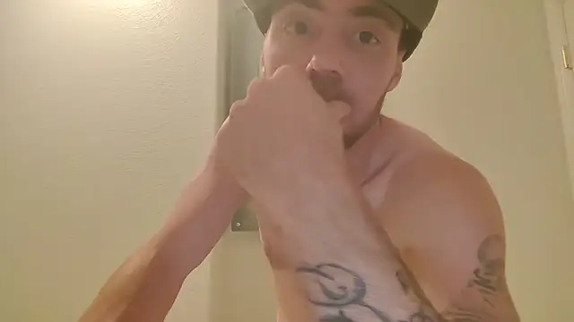 Huntzg23 online show from 06-30-26, 04:02