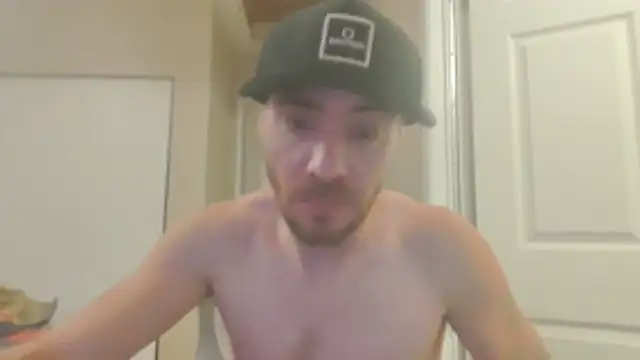 Huntzg23 online show from 07-30-26, 05:06