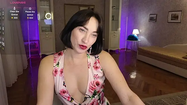 AnneHaddaway online show from 11-20-25, 07:02