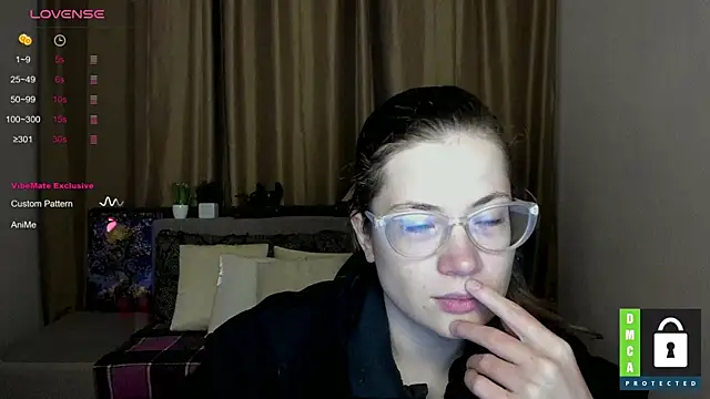 Snapshot of Alicia_redfollow chatting on 10-01-25, 11:27 Alicia redfollow online show from 10-01-25, 11:27