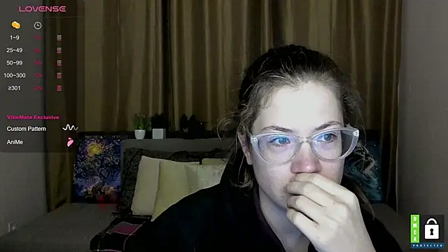 Snapshot of Alicia_redfollow chatting on 10-10-25, 05:17 Alicia redfollow online show from 10-10-25, 05:17