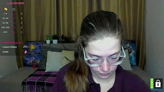 Snapshot of Alicia_redfollow chatting on 10-14-25, 05:25 Alicia redfollow online show from 10-14-25, 05:25