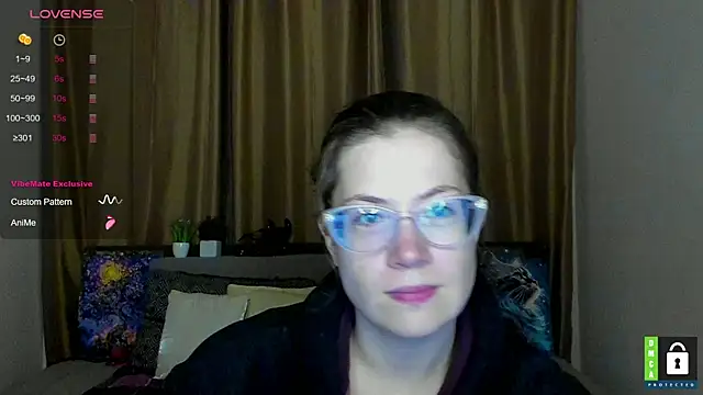 Snapshot of Alicia_redfollow chatting on 10-17-25, 11:24 Alicia redfollow online show from 10-17-25, 11:24