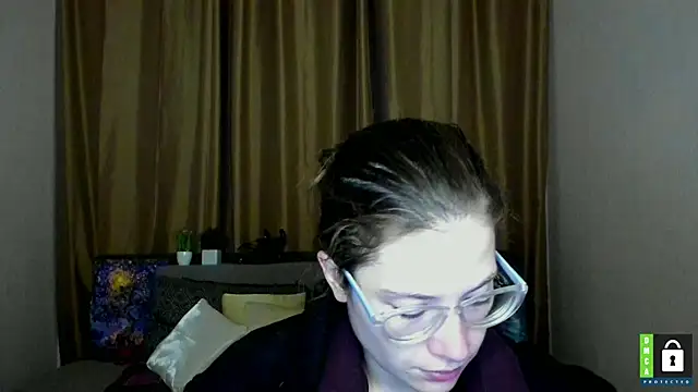 Snapshot of Alicia_redfollow chatting on 10-19-25, 11:11 Alicia redfollow online show from 10-19-25, 11:11