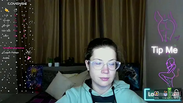 Snapshot of Alicia_redfollow chatting on 10-29-25, 06:31 Alicia redfollow online show from 10-29-25, 06:31