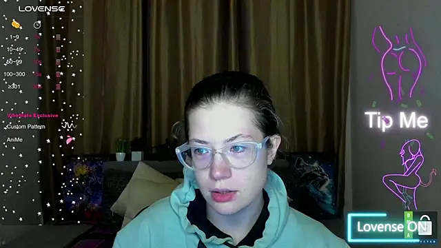 Snapshot of Alicia_redfollow chatting on 10-30-25, 06:30 Alicia redfollow online show from 10-30-25, 06:30