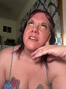 Snapshot of leenieb88 chatting on 03-26-26, 12:33 leenieb88 online show from 03-26-26, 12:33