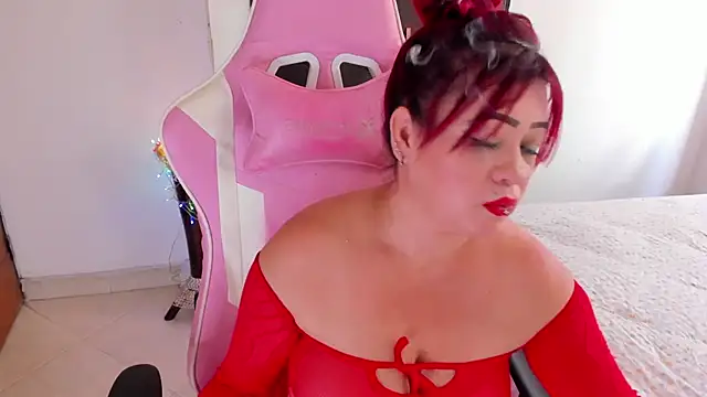 sexyhot 2024 online show from 12-18-24, 04:49