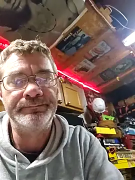 tileguyyy online show from 10-16-25, 04:24