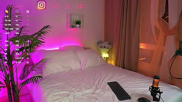 Snapshot of ViXXXiee chatting on 10-07-25, 07:00 ViXXXiee online show from 10-07-25, 07:00