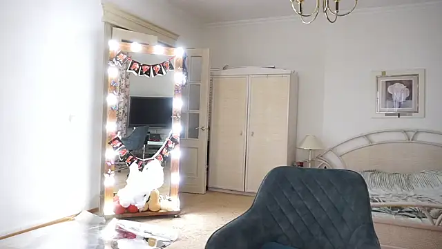 moonlight4u online show from 10-21-25, 05:19