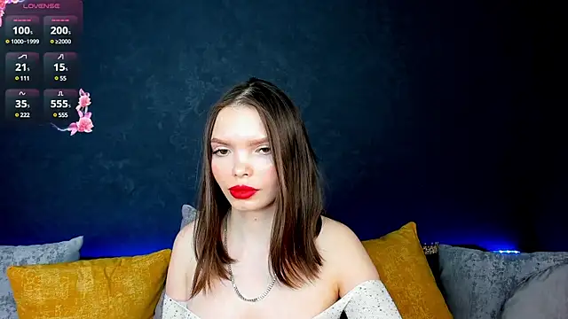 Curvy Dynamite  online show from 02-15-25, 08:00