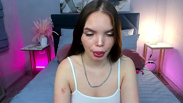 Curvy Dynamite  online show from 10-17-25, 01:09