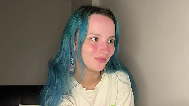 bumble bee online show from 01-19-25, 04:04