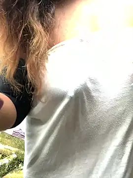 Snapshot of blackrose02 chatting on 02-27-26, 11:21 blackrose02 online show from 02-27-26, 11:21