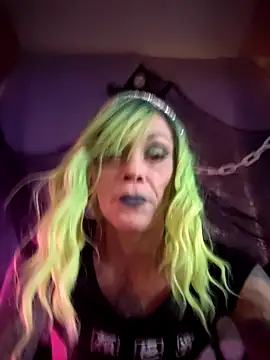 MommyMisfit online show from 10-07-25, 01:03