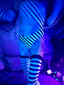 MommyMisfit online show from 10-16-25, 02:12