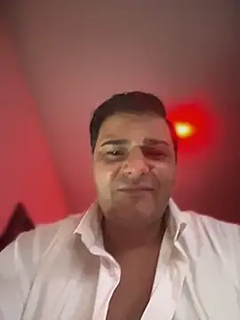 SecretlyDD online show from 02-05-25, 04:14
