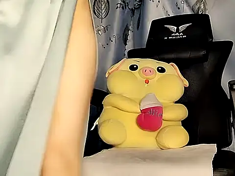 Snapshot of Lucy_limon chatting on 09-25-25, 11:03 Lucy limon online show from 09-25-25, 11:03