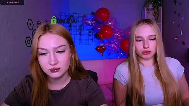 Snapshot of playful_sophie chatting on 02-16-26, 08:27 playful sophie online show from 02-16-26, 08:27