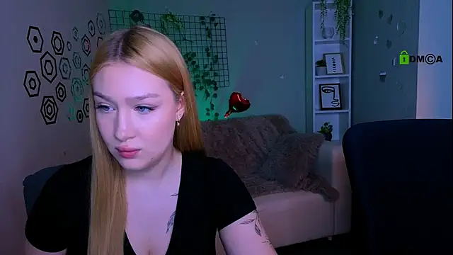 Snapshot of playful_sophie chatting on 03-11-26, 08:26 playful sophie online show from 03-11-26, 08:26