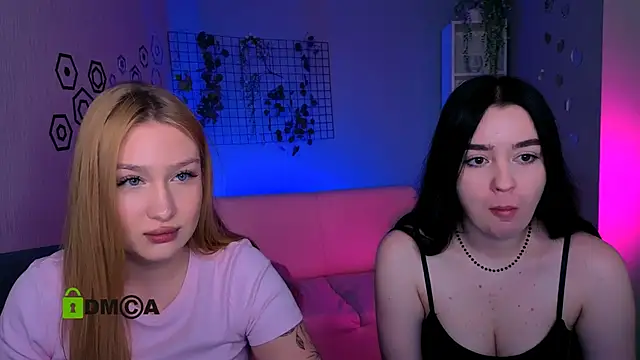 Snapshot of playful_sophie chatting on 03-18-26, 08:23 playful sophie online show from 03-18-26, 08:23