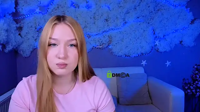 Snapshot of playful_sophie chatting on 03-26-26, 08:14 playful sophie online show from 03-26-26, 08:14