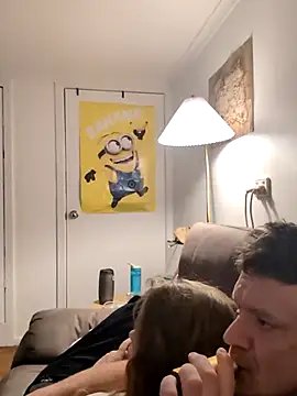 Snapshot of biggnipz chatting on 10-14-25, 11:33 biggnipz online show from 10-14-25, 11:33