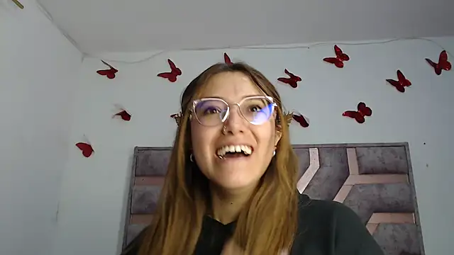 Snapshot of Anny_Fox- chatting on 09-26-25, 02:48 Anny Fox- online show from 09-26-25, 02:48