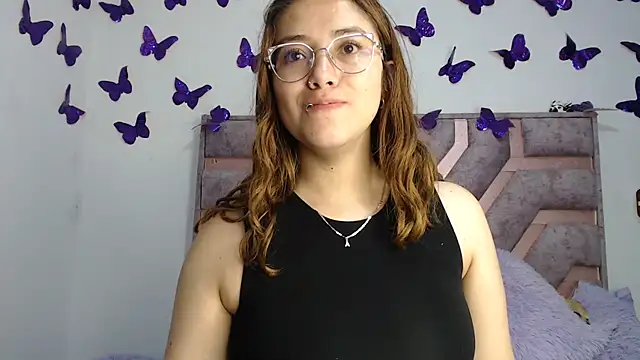 Snapshot of Anny_Fox- chatting on 11-13-25, 03:38 Anny Fox- online show from 11-13-25, 03:38