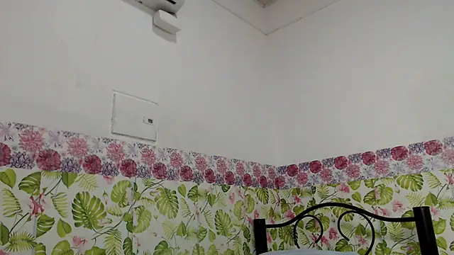 Snapshot of sweetfantacies18 chatting on 02-01-25, 12:07 sweetfantacies18 online show from 02-01-25, 12:07