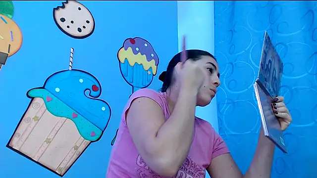 Snapshot of sweetfantacies18 chatting on 03-14-25, 01:27 sweetfantacies18 online show from 03-14-25, 01:27