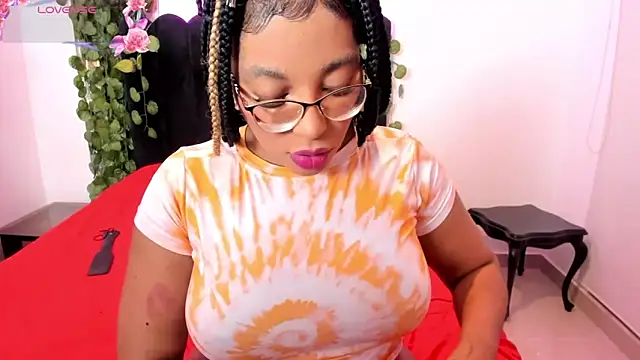 Snapshot of AmyBriiggs chatting on 03-16-26, 04:40 AmyBriiggs online show from 03-16-26, 04:40