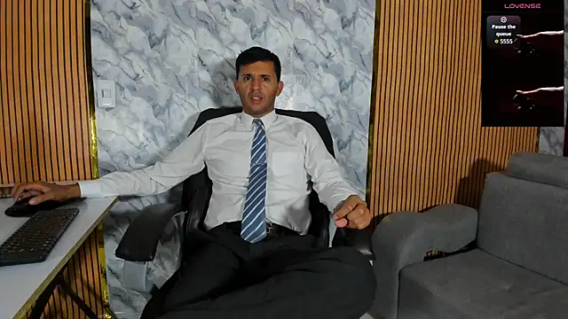 Hideintheoffice online show from 09-11-25, 02:44