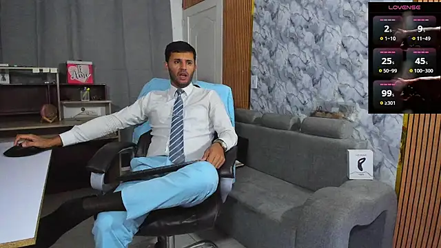 Hideintheoffice online show from 02-07-26, 05:44