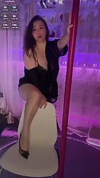 Snapshot of baobaomiqi_linger chatting on 09-27-25, 04:34 baobaomiqi linger online show from 09-27-25, 04:34