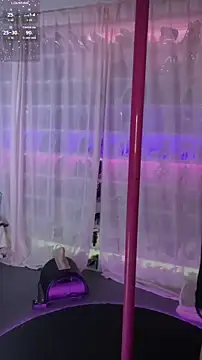 Snapshot of baobaomiqi_linger chatting on 09-28-25, 04:34 baobaomiqi linger online show from 09-28-25, 04:34