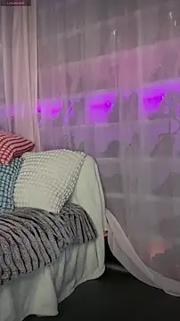 Snapshot of baobaomiqi_linger chatting on 10-11-25, 04:38 baobaomiqi linger online show from 10-11-25, 04:38