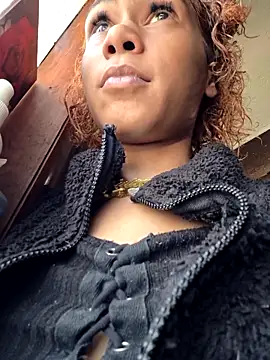 carmelbbyx22 online show from 05-12-26, 06:27