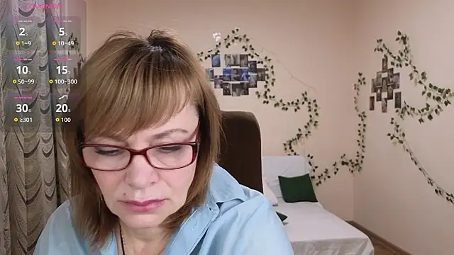 Miss Moren online show from 11-24-25, 04:34