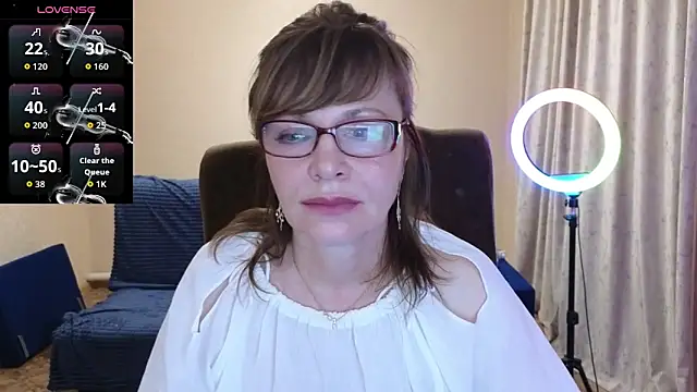 Snapshot of Miss_Moren chatting on 03-21-26, 06:33 Miss Moren online show from 03-21-26, 06:33