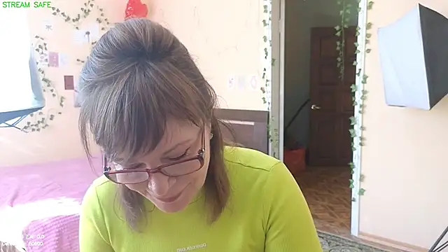 Miss Moren online show from 06-27-26, 05:23